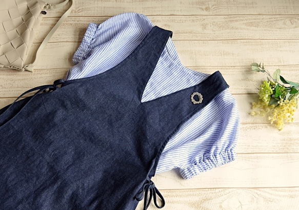 【受注制作】ストレッチデニム　深Ｖネック大人のジャンパースカート　両サイドリボン 1枚目の画像