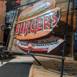 アメリカンダイナー/ ハンバーガー 立体式サインボード/ BURGERS 看板/ #店舗什器 #自立式看板 #キッチンカ 1枚目の画像