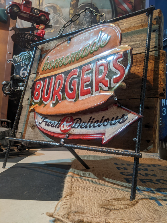 アメリカンダイナー/ ハンバーガー 立体式サインボード/ BURGERS 看板/ #店舗什器 #自立式看板 #キッチンカ 1枚目の画像
