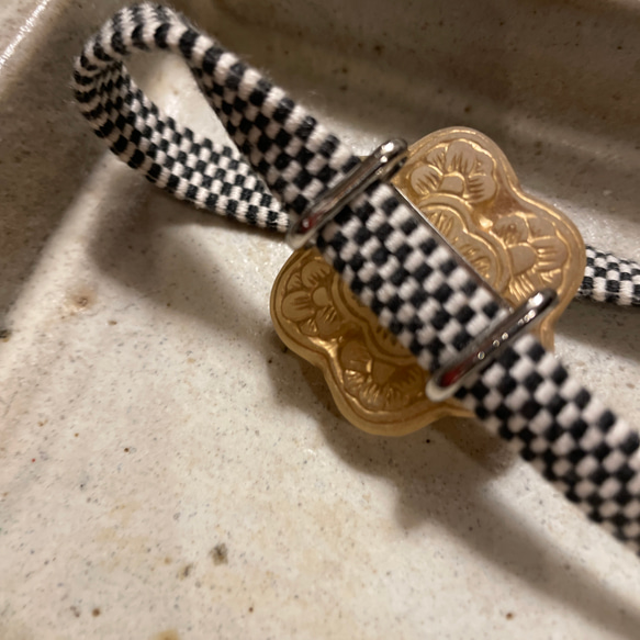 アンティーク調ビーズの帯留　梅型　三分紐付き❣️ 2枚目の画像