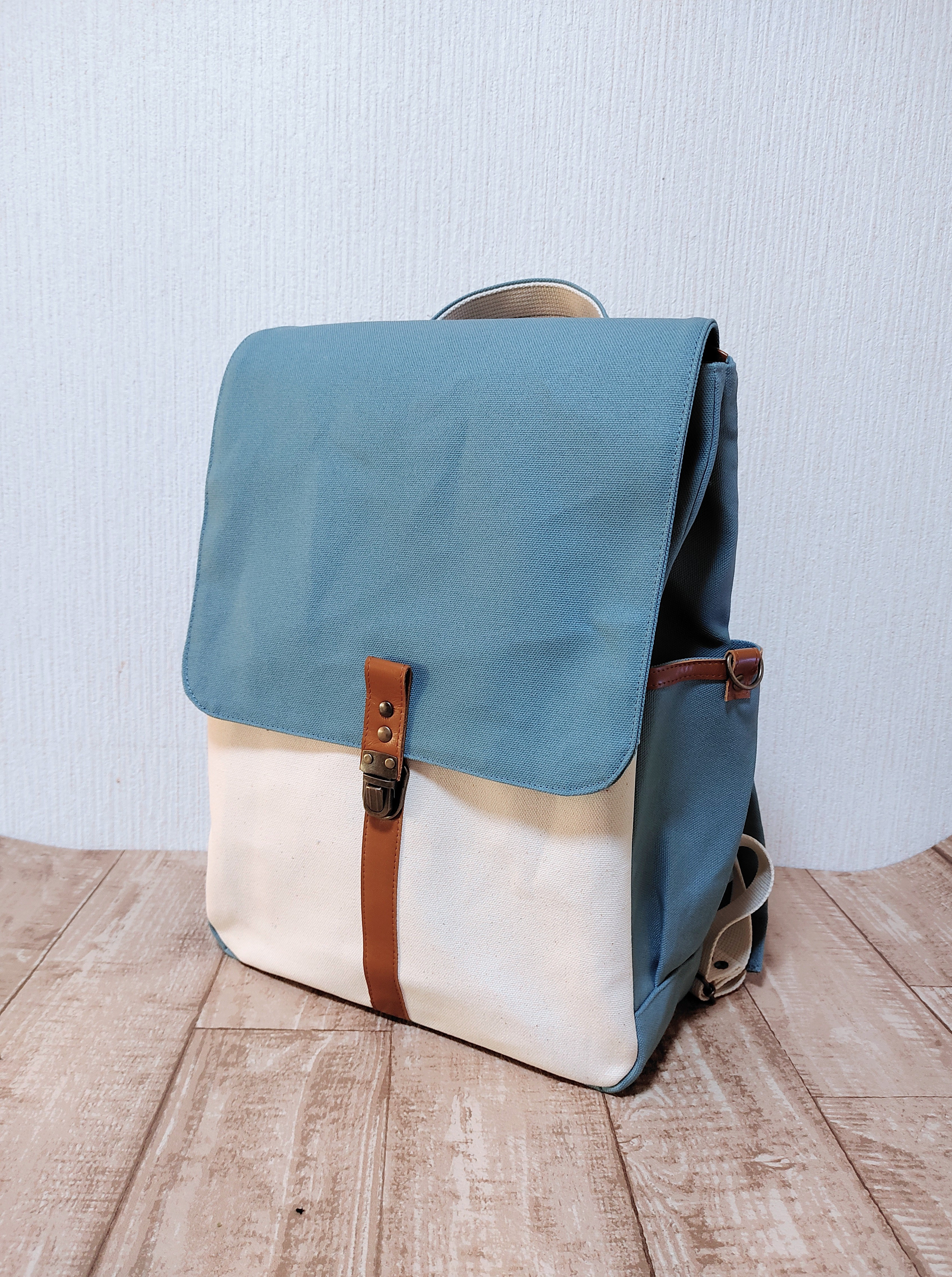 帆布シンプルリュック通勤通学A4対応(ブルーグレー×キナリ)