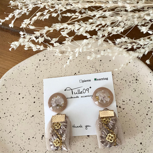 ピンクベージュのかすみ草インド刺繍ピアス♡イヤリング♡ ピアス 