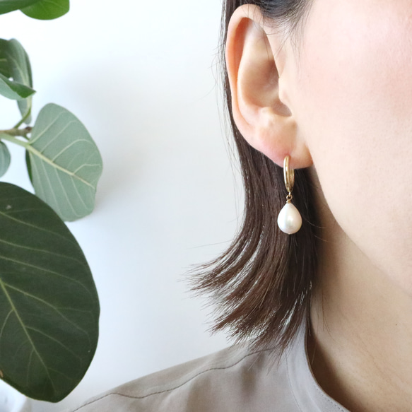 大粒淡水パール×フープピアス(イヤリング) ピアス（フープ） chiharu 