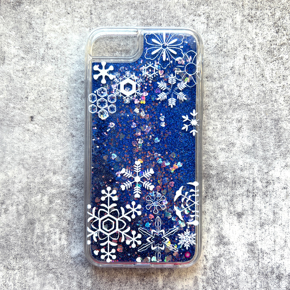 雪輪文様のグリッターケース iphone13 iPhone15 iphone14 雪 冬 宇宙 SE3 XR 他 1枚目の画像