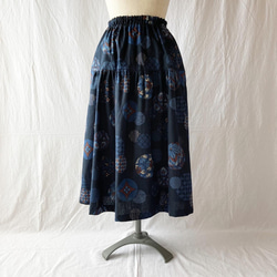 【日式】優雅別緻的層疊裙：78cm長（南十字花球：深藍）棕色） 第5張的照片