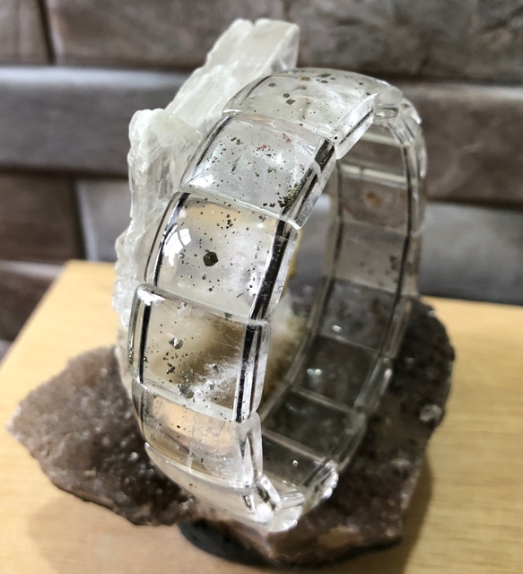 天然高品黃銅礦手排 Chalcopyrite in Quartz crystal キャルコパイライトバングル 第1張的照片