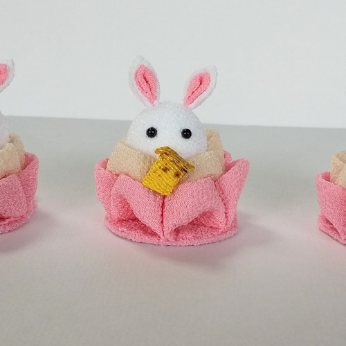 ひな祭り*うさぎ雛*つまみ細工*お内裏様*お雛様*三人官女 ひな祭り*うさぎ雛*つまみ細工*お内裏様*お雛様*三人官女