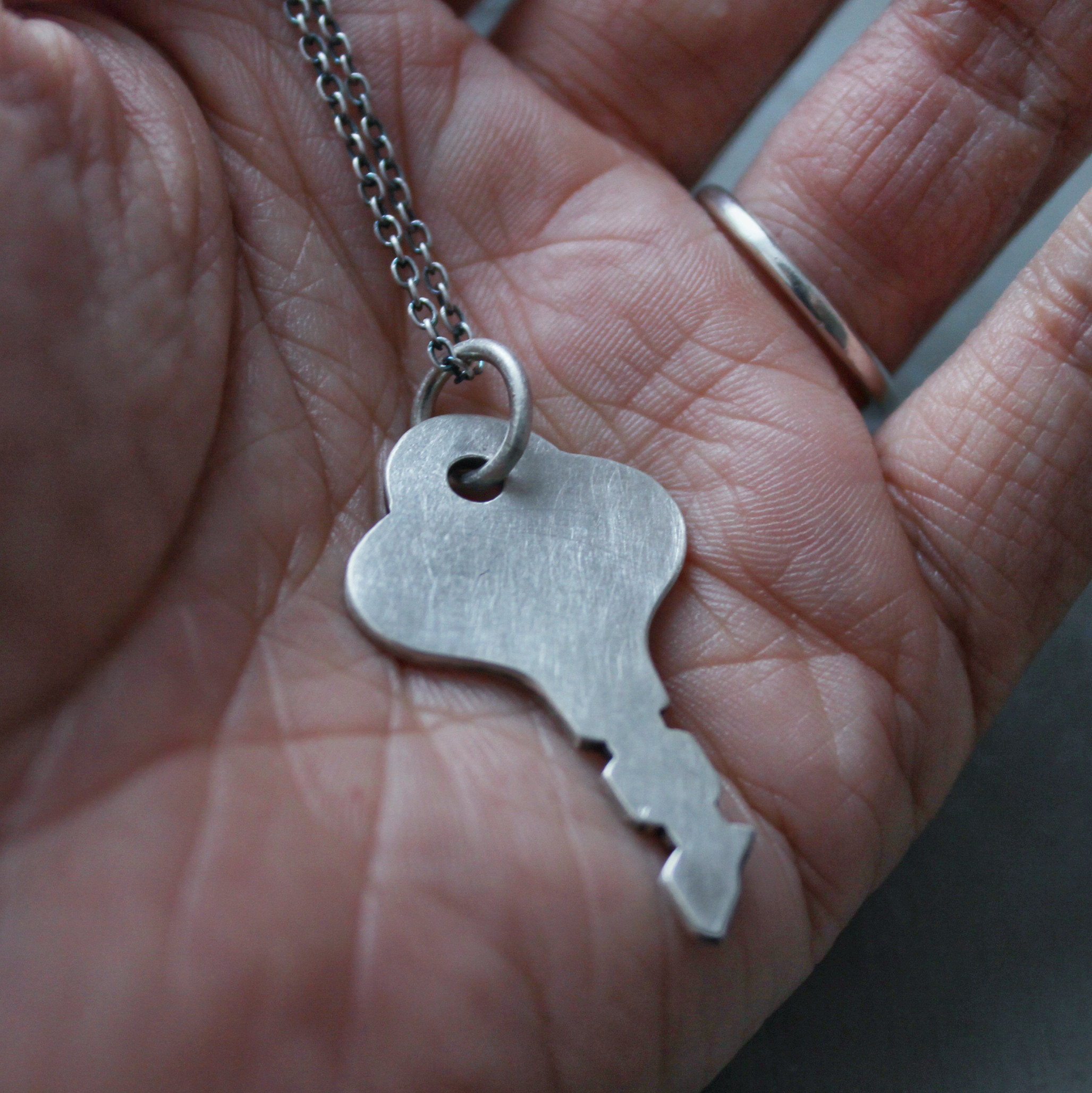鍵のペンダント（一点もの）