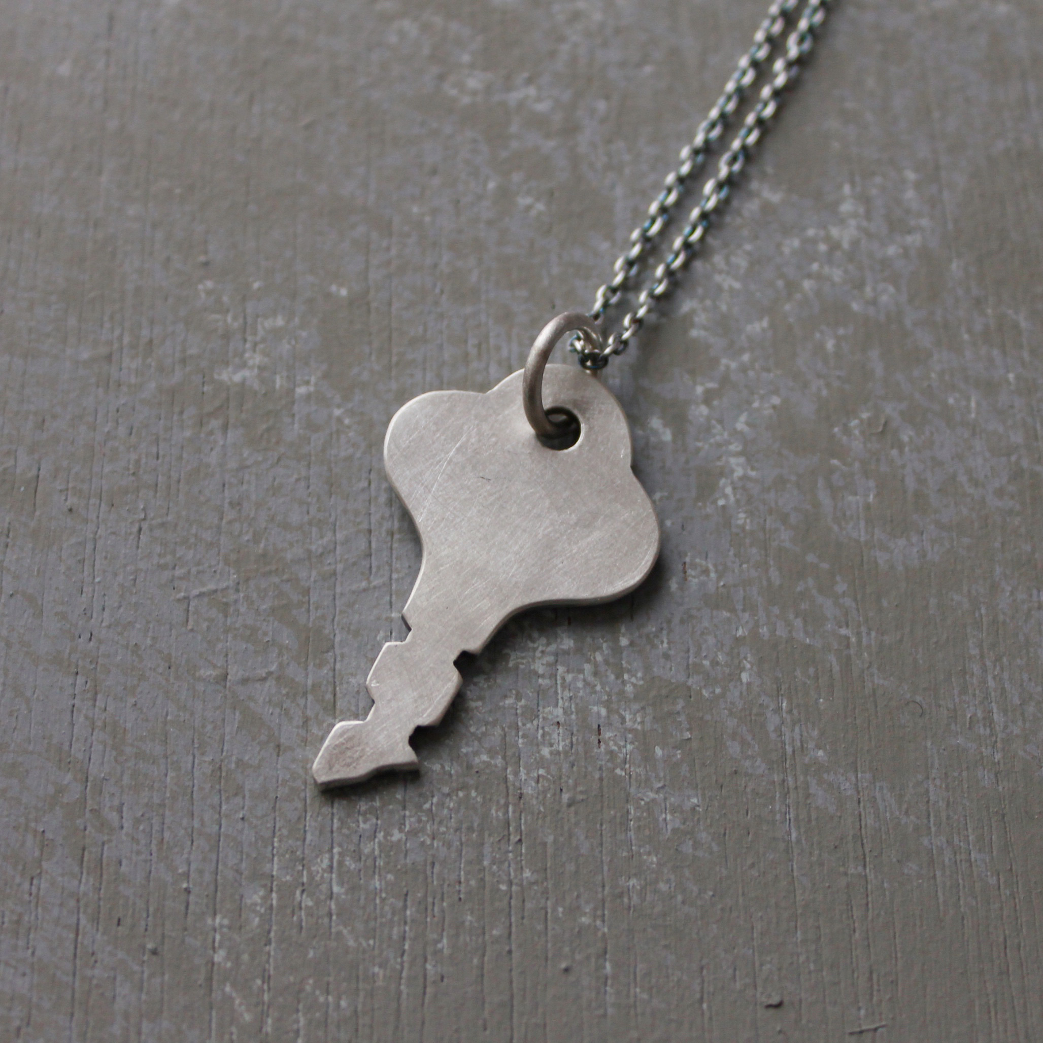 鍵のペンダント（一点もの）