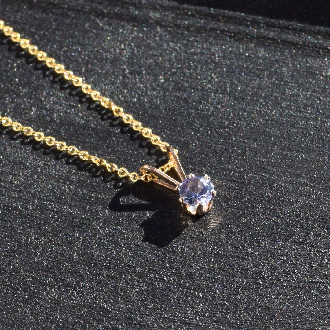 タンザナイト 一粒ネックレス◇4mm ◇12月誕生石◇青【14kgf】金属アレルギー対応◇ギフト◇宝石カット◇天然石