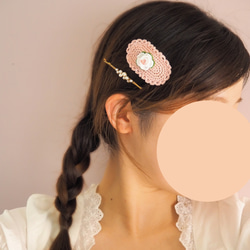 かぎ針編み　白いバラのヘアピン(ローズカラー)  ヘアアクセサリー/バレッタ 3枚目の画像