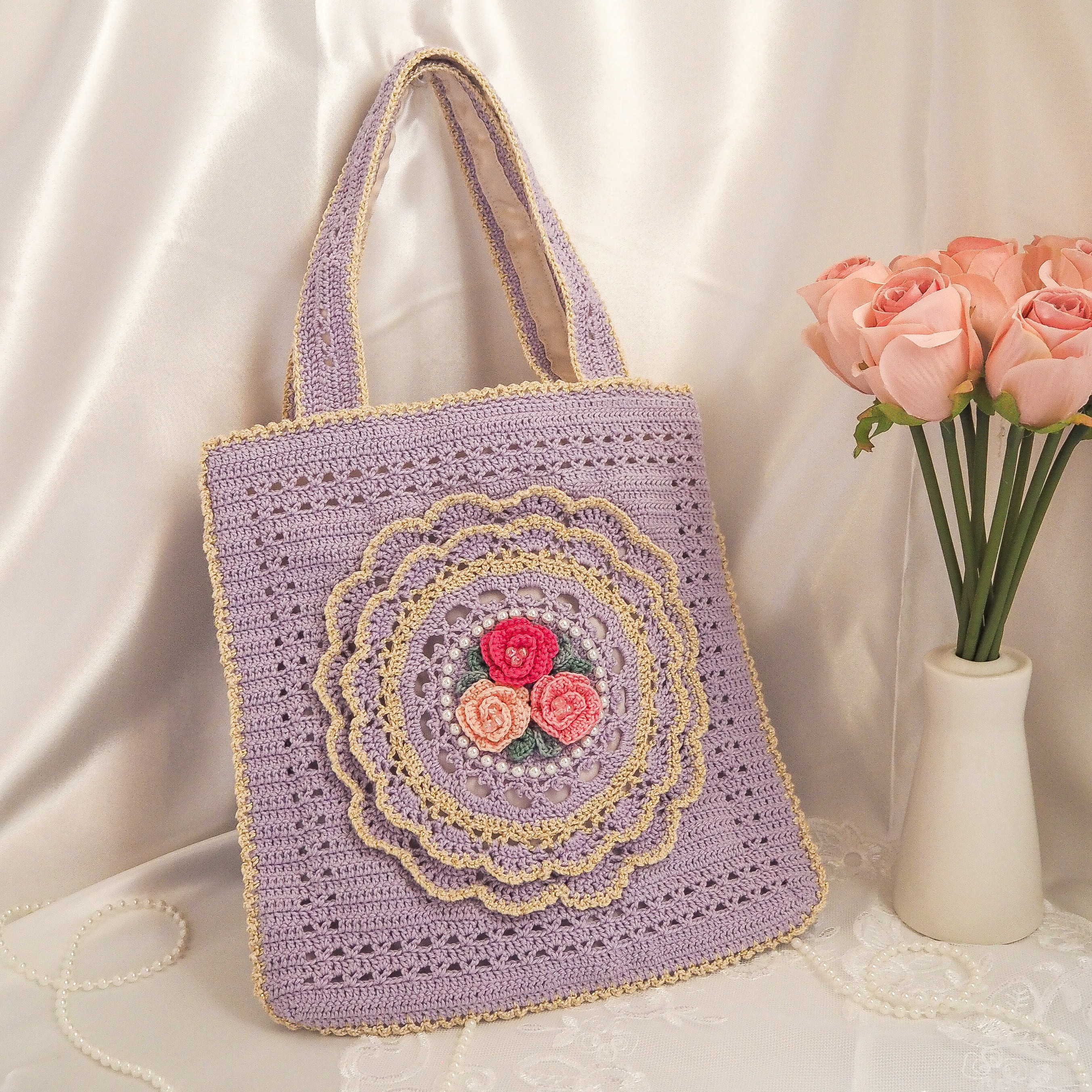 〈user_c7d7d101〉3点 ピンクバラモチーフトートバッグ 黒