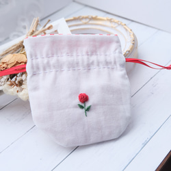 薔薇刺繍のちいさな丸巾着（Sサイズ/レッド） 4枚目の画像