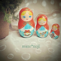 クリスマスカラーのマトリョーシカ　3人組 1枚目の画像