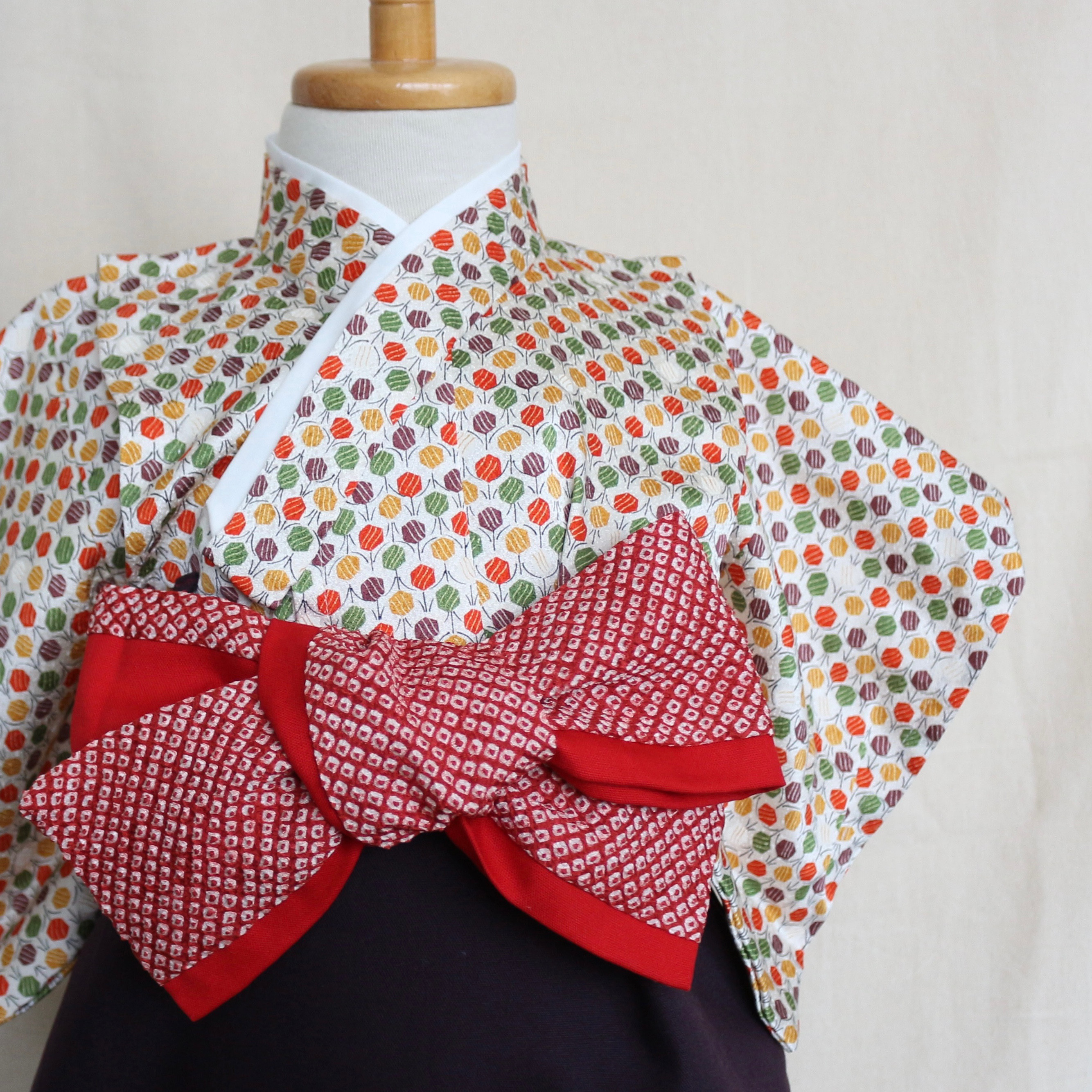 品(正絹着物） 袴ロンパース　ベビー袴　【抽象花模様】　70cm 80cm ひなまつり　お宮参り お食い初め　出産祝い