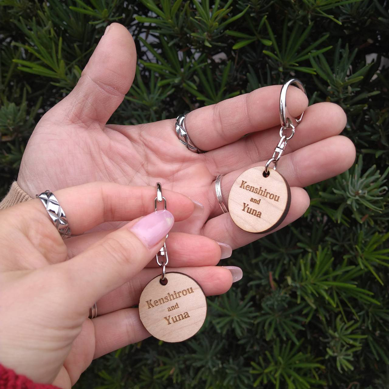 木製 ペア名入れキーホルダー 名入れ 文字入れ オーダーメイド