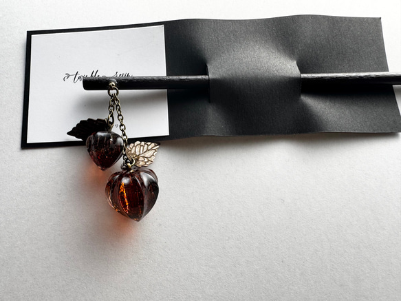 （仮価格にしてあります）鬼灯レジンのかんざし 17枚目の画像