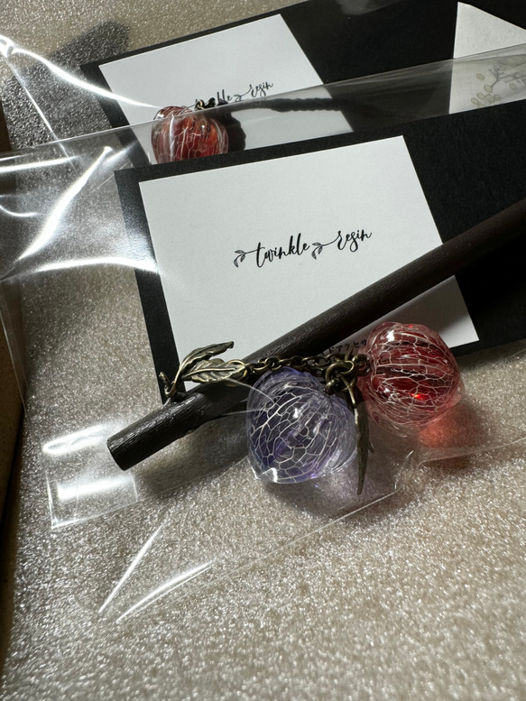 （仮価格にしてあります）鬼灯レジンのかんざし 15枚目の画像