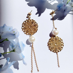 エレガントでクラシックな夏の淡水パールピアス k14gf asymmetry gold earrings×pearl～ 5枚目の画像