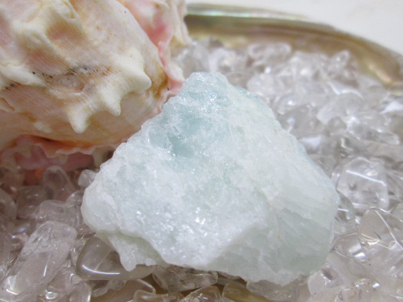 天然石 原石 アクアマリン 24g 天然石 Rose Stone 通販｜Creema 