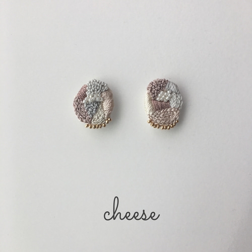 240◇iroiro◇くすみピンク.刺繍ピアス.刺繍イヤリング.刺繍 