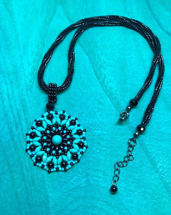 Blue Mandala Necklace＊ブルー曼陀羅ネックレス＊取り外し可能 6枚目の画像