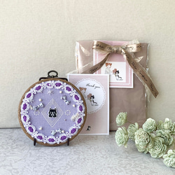 ねこのメルティ 紫陽花色 刺繍枠タペストリー 円形 小 ワッペン 1枚目の画像