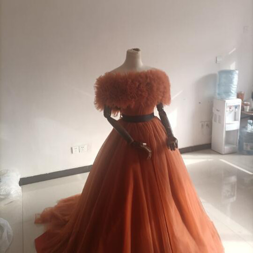高品質！ パーティードレス テラコッタ色 トレーン ボリューミー  