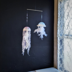 クラゲのモビール ミズクラゲ ムラサキクラゲ ゼリーフィッシュ サンキャッチャー 吊るし飾り 海月 海 夏 鳥 モビール 12枚目の画像