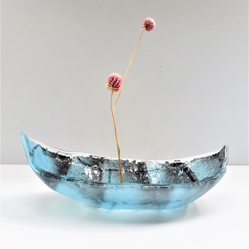 岩田　ガラス　優しい青　銀箔　工房　作家１点もの　花器　アート 岩田 ガラス 優しい青 銀箔 工房 作家1点もの 花器 アート