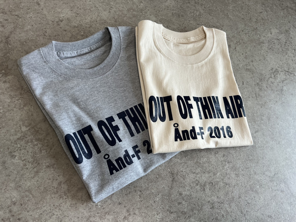 人気色♪シンプルで合わせやすい♪大人のロゴTシャツ「out of thin air」 4枚目の画像