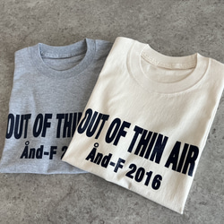 シンプルで合わせやすい♪大人のロゴTシャツ「out of thin air」 2枚目の画像