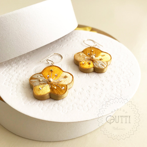 1点品】14KGF/和風刺繍: '頬咲 -Hohoemi' P/E #蜜色 -ﾋﾟｱｽ