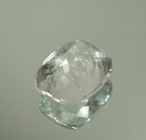 ルチルイントパーズ レインボー  11.3ct　⭐1904  天然石　ルース 4枚目の画像