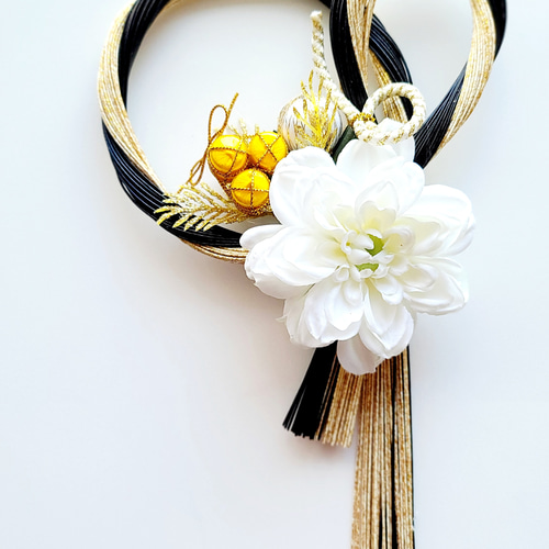 しめ縄リース　ピンクダリア　金扇　水引 しめ縄リース 赤ダリア ピンクマム 金扇 水引