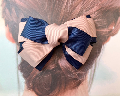 【新品未使用・タグ付き】bibiy ビビィ　リボンバレッタ　ネイビー 新品未使用・タグ付き】bibiy ビビィ リボンバレッタ ネイビー