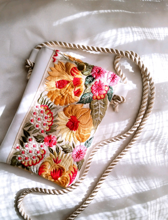 なな様リクエスト 刺繍 リメイクショルダー他3点おまとめ商品 なな様リクエスト 刺繍 リメイクショルダー他3点おまとめ商品