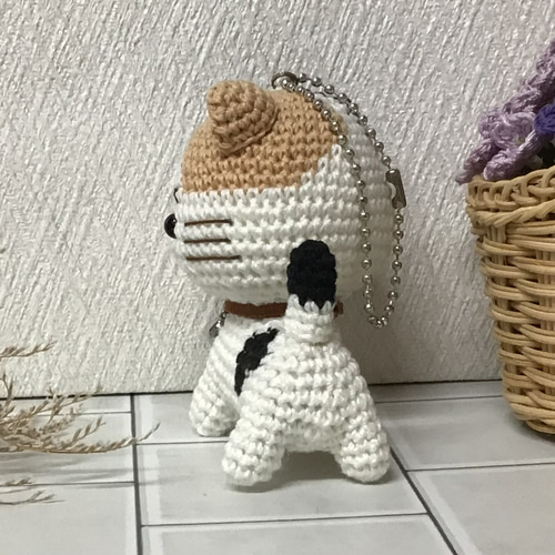 あみぐるみ 三毛猫ちゃん コロコロおチビ ストラップ - メルカリ