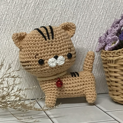 バブーシュカの茶トラ猫さんのあみぐるみ バブーシュカの茶トラ猫さんのあみぐるみ （ぽっちゃり茶白猫