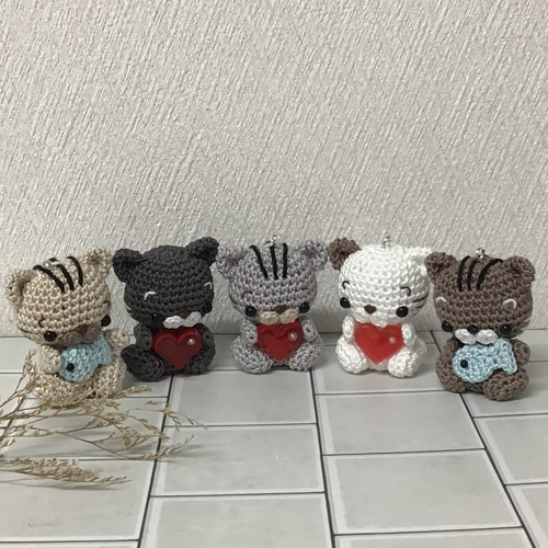 ☆ホワイト ねこちゃん☆ ちびちゃん 編みぐるみ あみぐるみ