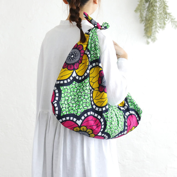 alinのあづま袋 L 65cm エコバッグに アフリカンバティックあずま袋 マチ付き （大花/グリーン） 3枚目の画像