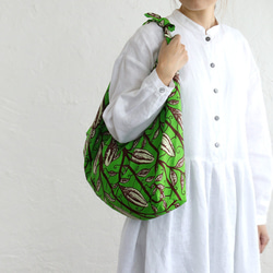alinのあづま袋 L 65cm エコバッグに アフリカンバティックあずま袋 マチ付き （カカオ/グリーン） 2枚目の画像