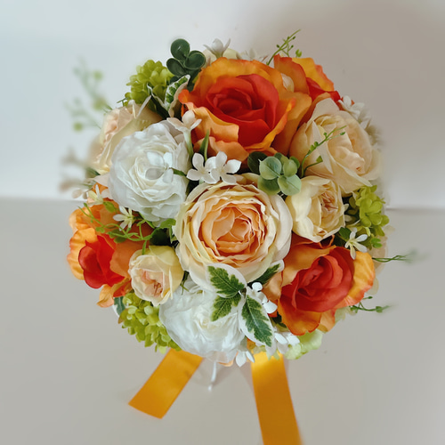 フレッシュオレンジとアプリコットのバラいっぱいのウェディングブーケ