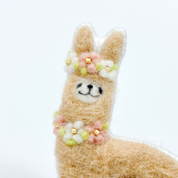 兔子羊駝胸針(米色)/生肖系列 第3張的照片