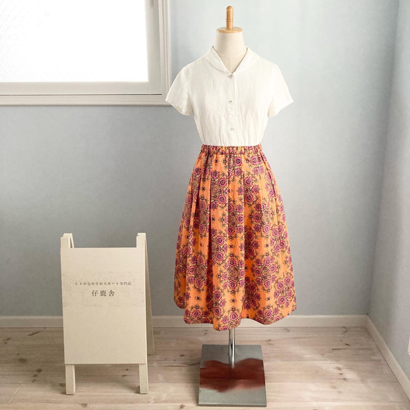 USAコットン オレンジ色がキュート♪レトロなお花柄スカート Sサイズ 3枚目の画像