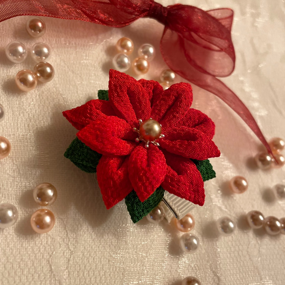 ベビーヘアクリップ　ハンドメイド　ヘアピン　ヘアゴム　ポインセチア　クリスマス つまみ細工 ポインセチア クリスマス フラワー ヘアクリップ