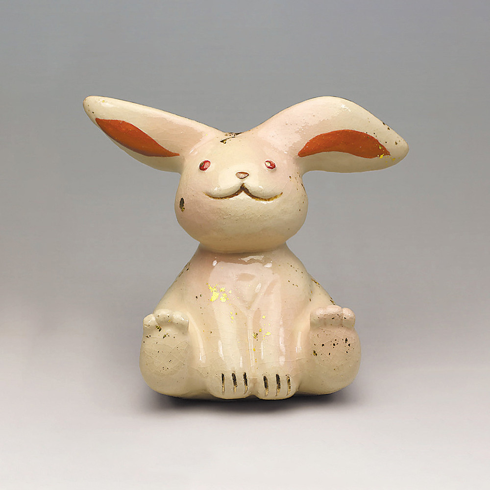 2023年干支「楽入窯製　おすわり兎　置物」 楽焼　手描き　卯　うさぎ　正月