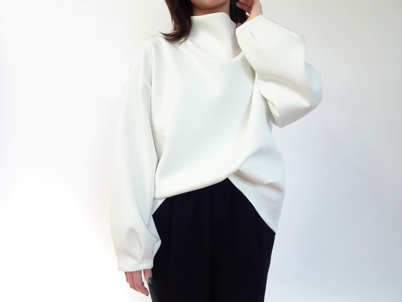 Double Air Mock Neck Pullover &lt;Off White&gt; 第1張的照片