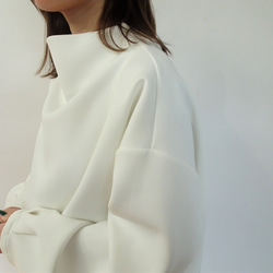 Double Air Mock Neck Pullover &lt;Off White&gt; 第3張的照片