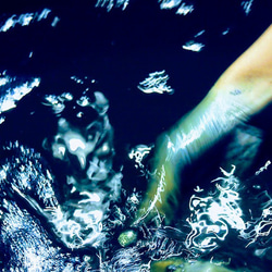 オシャレに温活！　ハンドウォーマー（親指穴付き） 藍染＋アカネ染 8枚目の画像